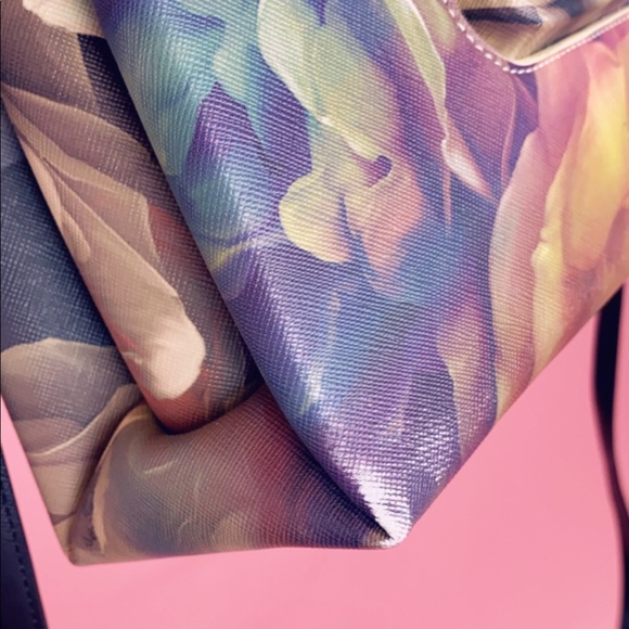 SOLD  🌸 - Picture 5 of 7